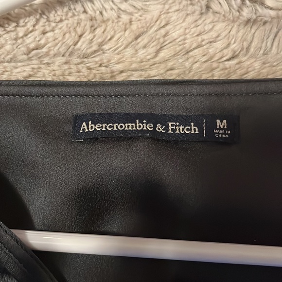 Satin Abercrombie Flowy Button Down - Picture 4 of 4